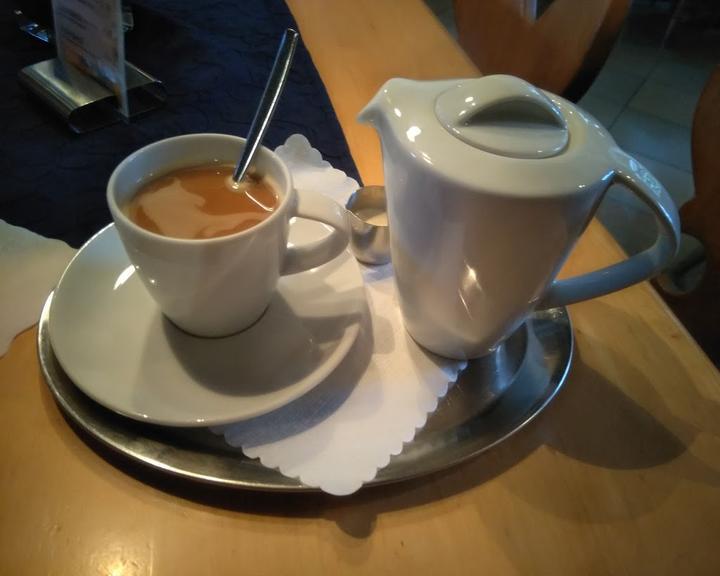 Cafe Schlecht